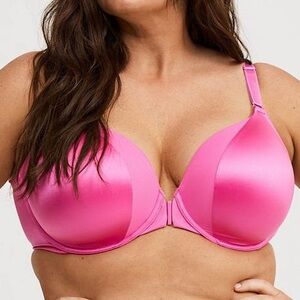 NWT/packaged Torrid Perfect T Shirt Front Close Bra Lightly Lined in Pink